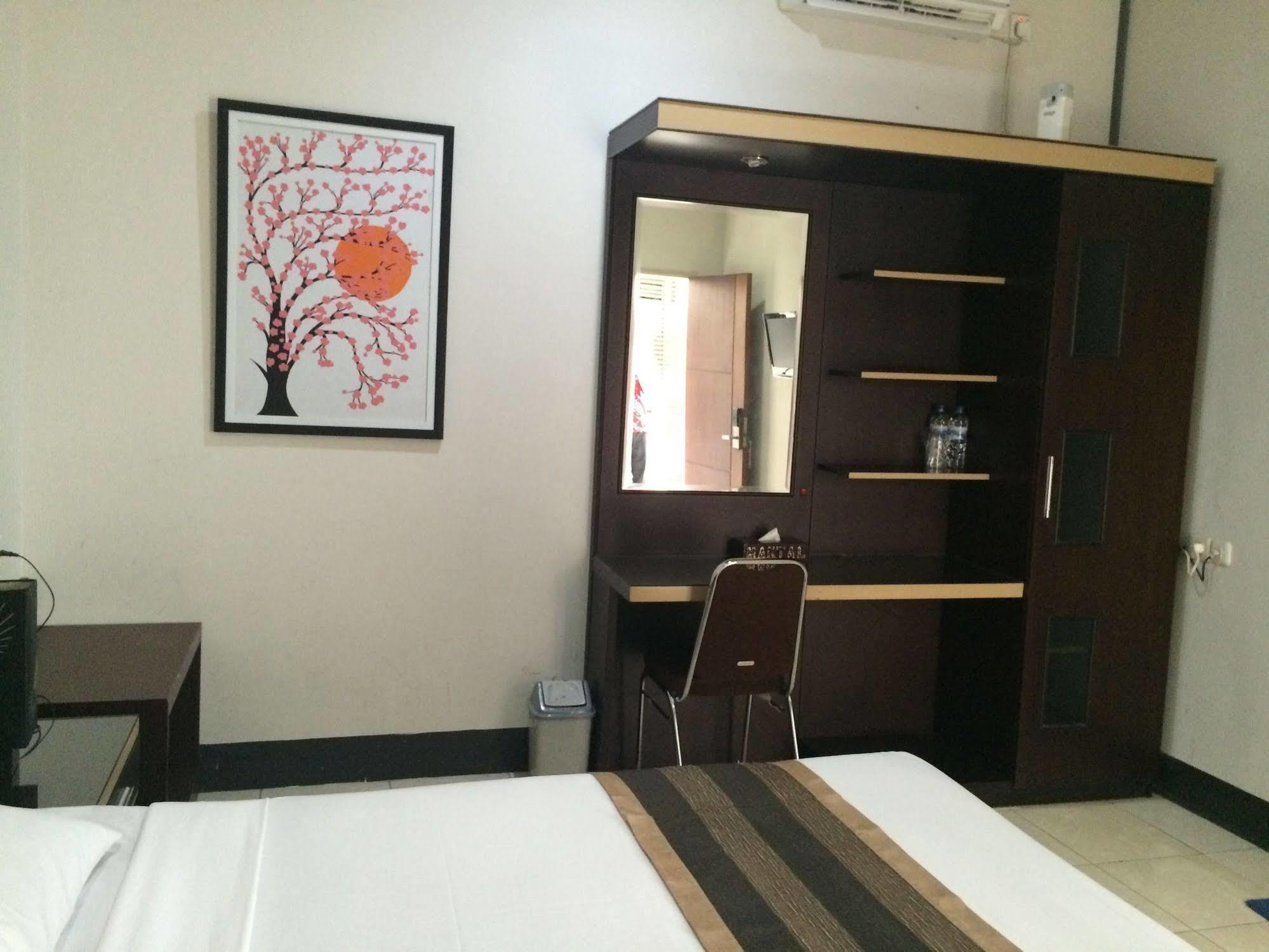 Maktal Hotel Mataram Esterno foto